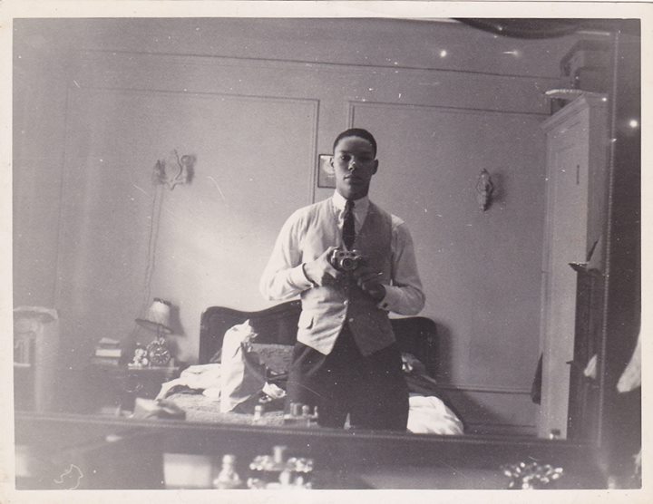 Selfies and The Craze of Self-Photography